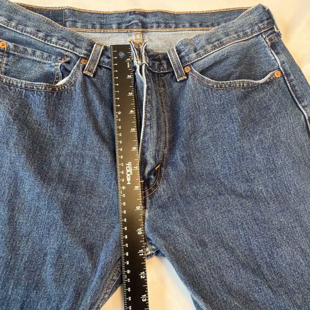Levi's 505 Men's Original Fit Jeans - Medium Wash W35 L30 - Picture 6 of 9